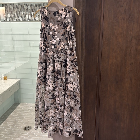 De Jour Shorts Romper - Picture 6 of 6